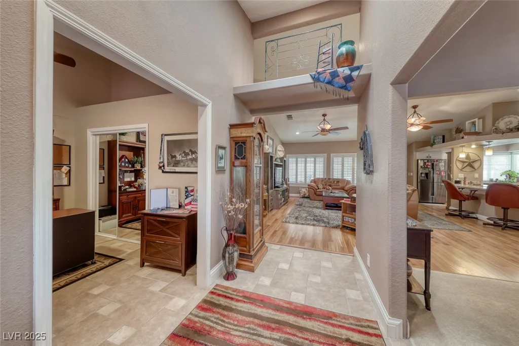 4045 Chieftain, Las Vegas, NV 89129