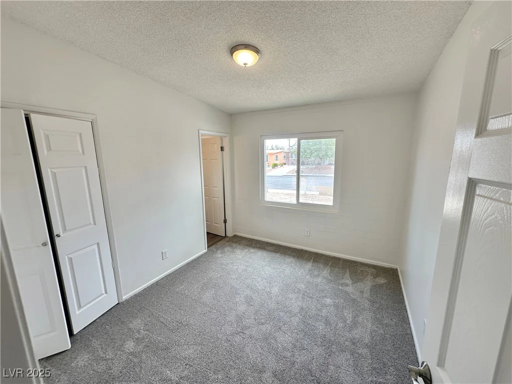 4924 Carmen, Las Vegas, NV 89108
