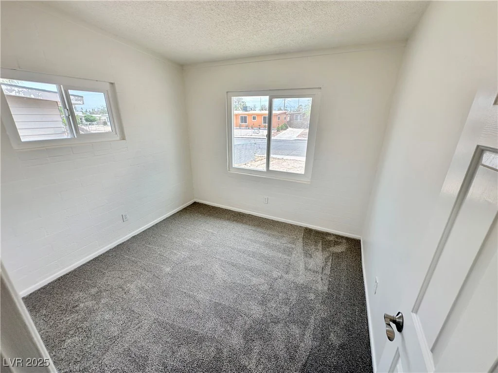 4924 Carmen, Las Vegas, NV 89108