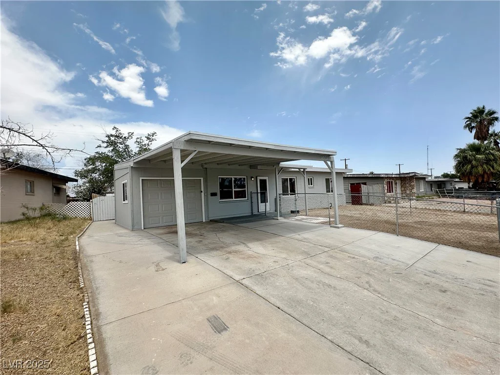 4924 Carmen, Las Vegas, NV 89108