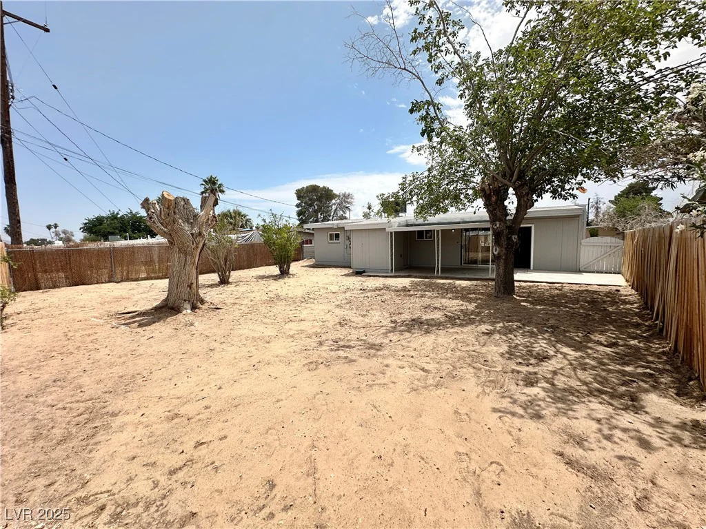 4924 Carmen, Las Vegas, NV 89108