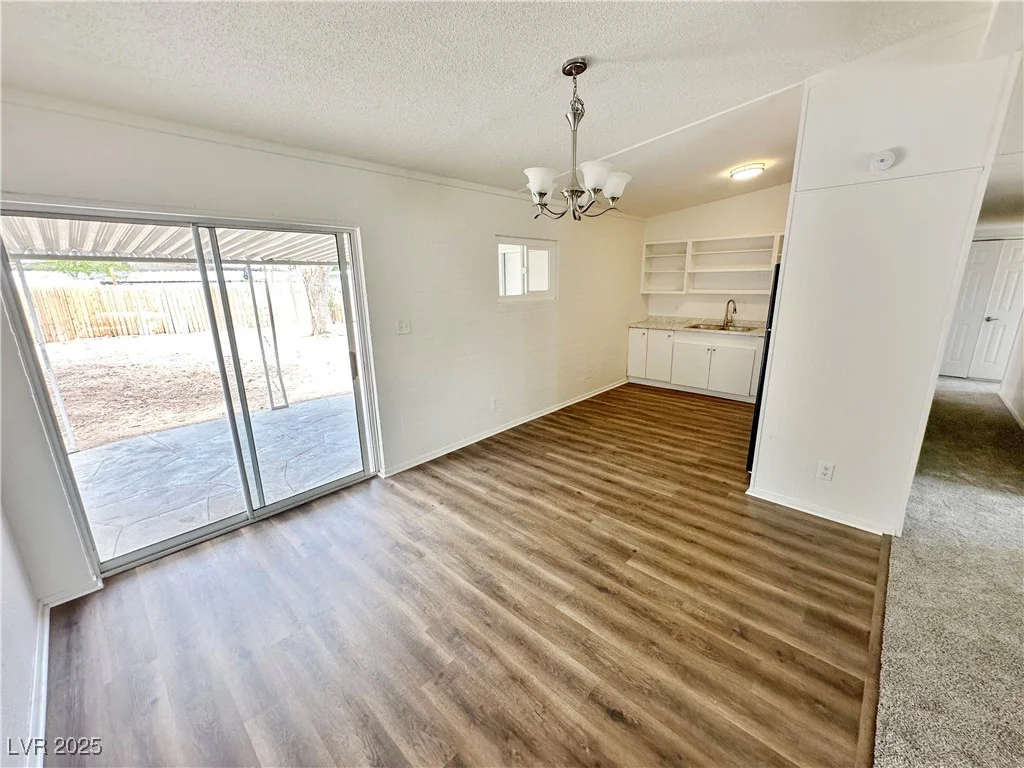 4924 Carmen, Las Vegas, NV 89108