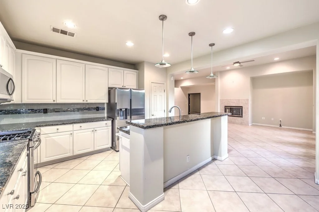 10300 Wellside Hill, Las Vegas, NV 89145