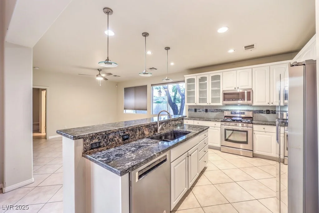 10300 Wellside Hill, Las Vegas, NV 89145