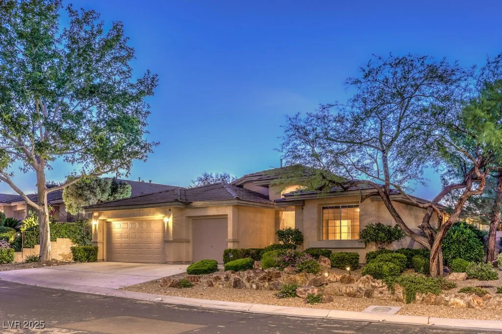 10300 Wellside Hill, Las Vegas, NV 89145