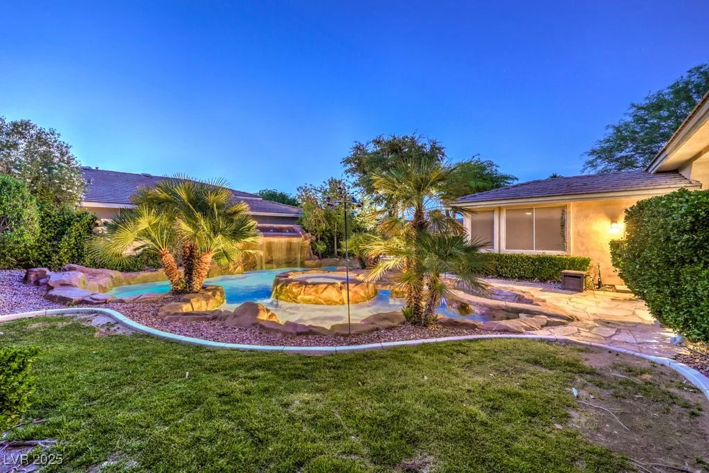 10300 Wellside Hill, Las Vegas, NV 89145