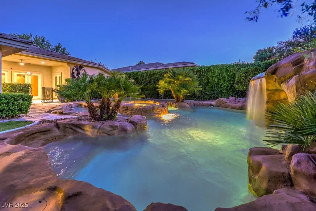 10300 Wellside Hill, Las Vegas, NV 89145