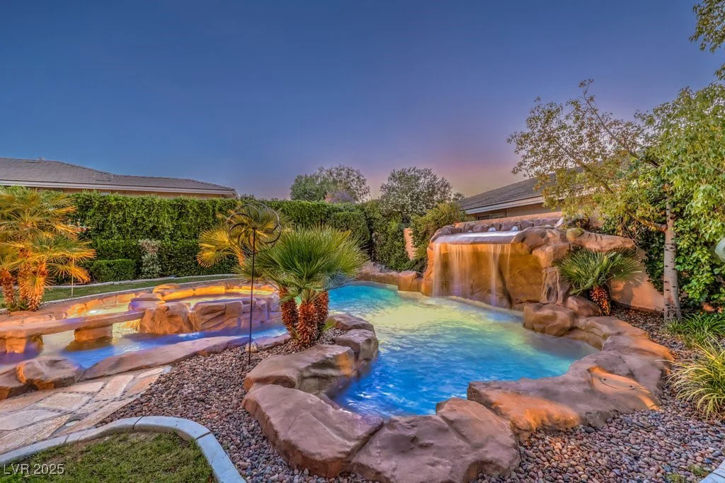 10300 Wellside Hill, Las Vegas, NV 89145