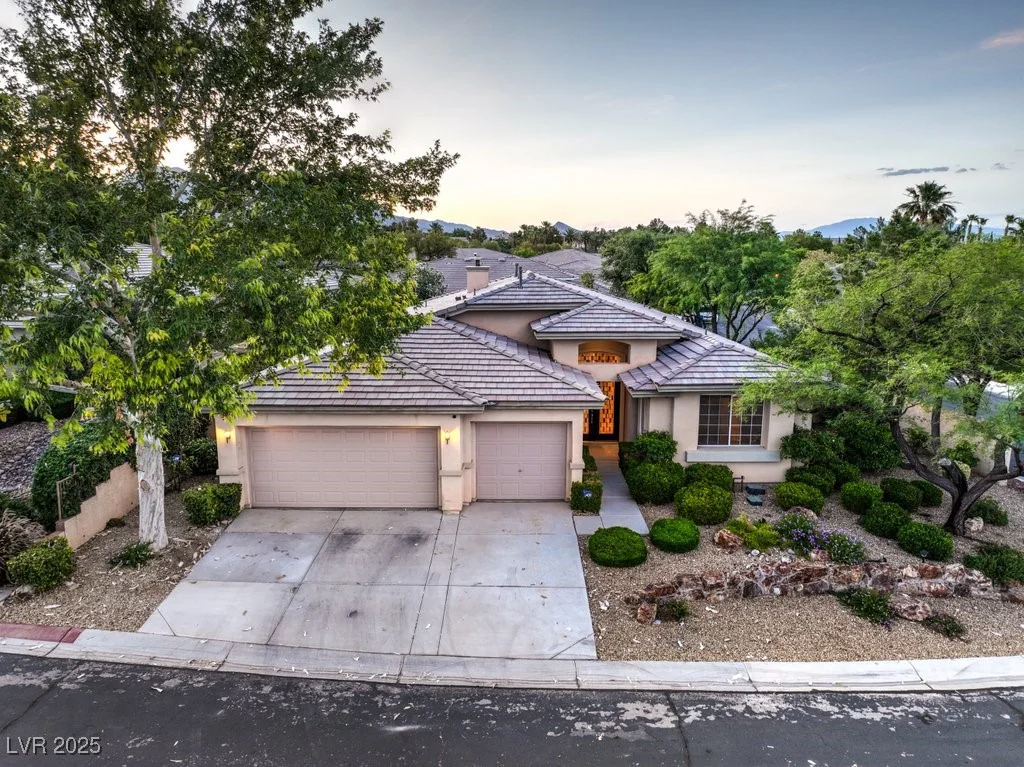 10300 Wellside Hill, Las Vegas, NV 89145