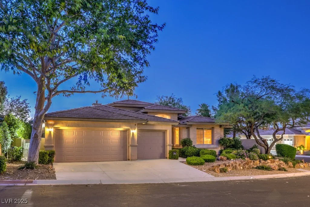 10300 Wellside Hill, Las Vegas, NV 89145