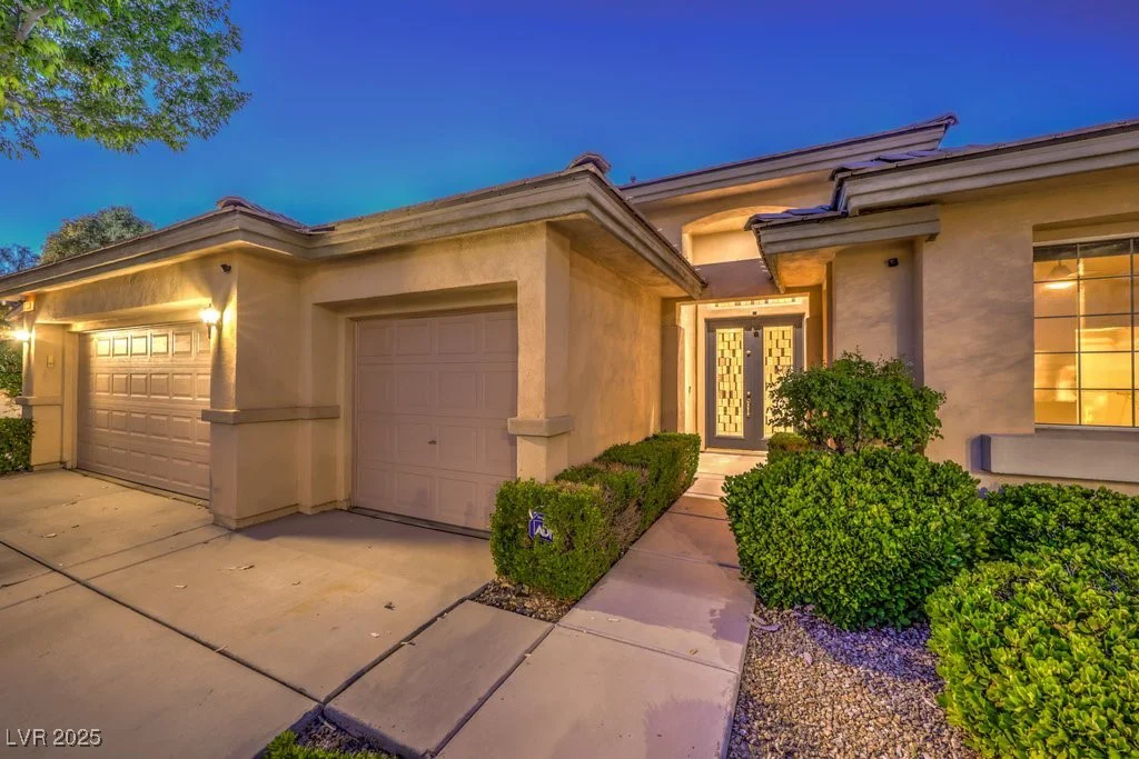 10300 Wellside Hill, Las Vegas, NV 89145