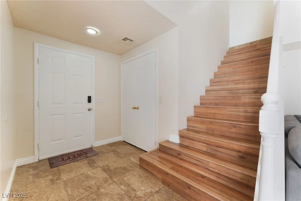 309 Clifton Heights, Las Vegas, NV 89145
