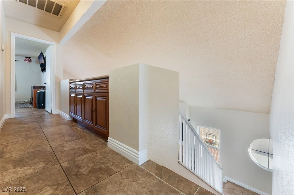 309 Clifton Heights, Las Vegas, NV 89145