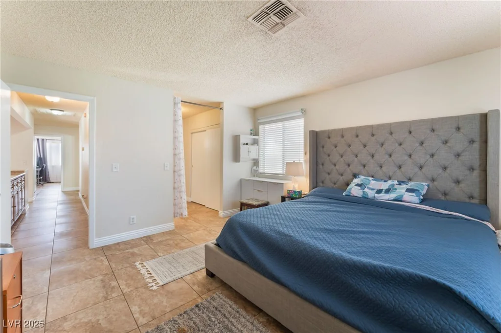 309 Clifton Heights, Las Vegas, NV 89145