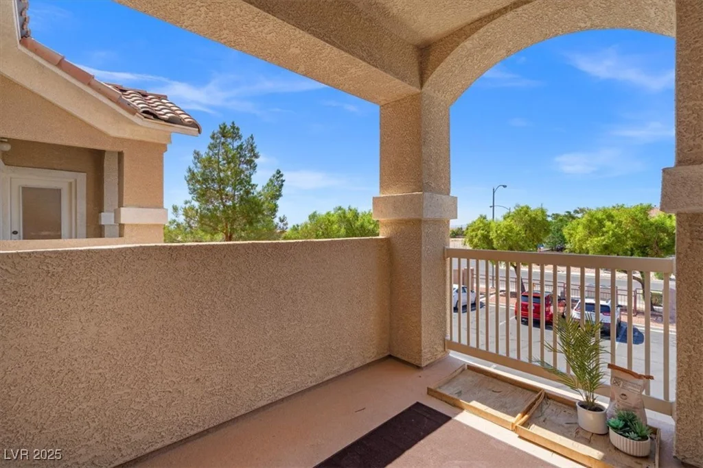 5855 Valley, North Las Vegas, NV 89031