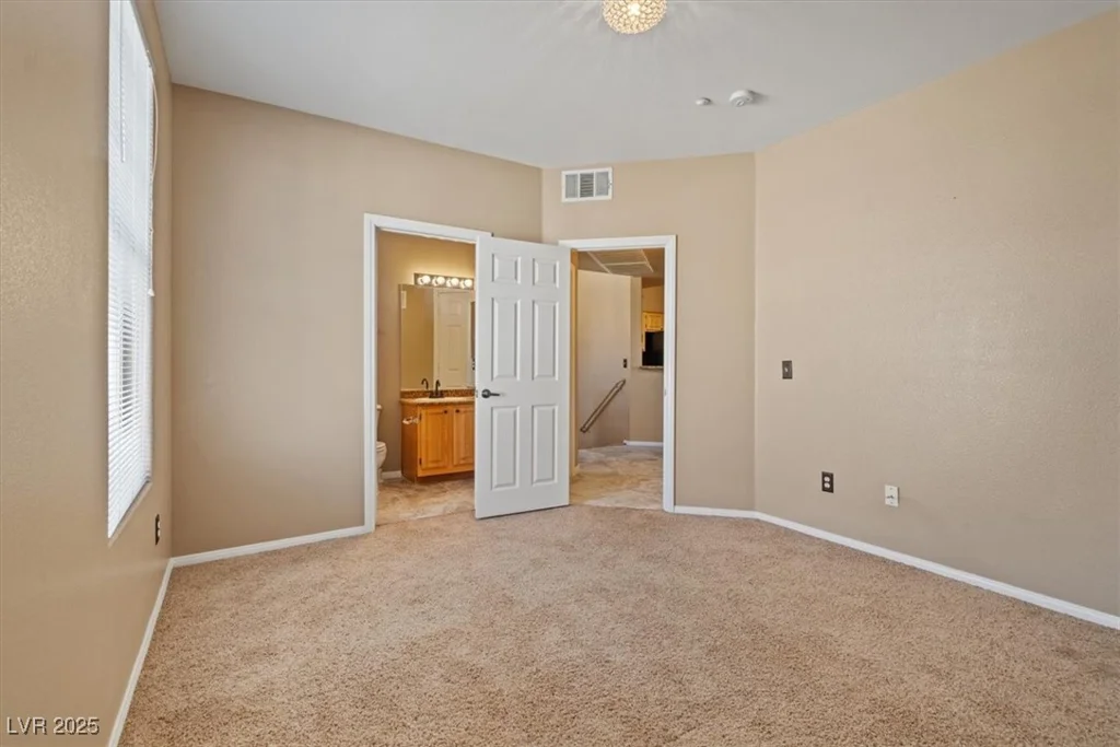 5855 Valley, North Las Vegas, NV 89031
