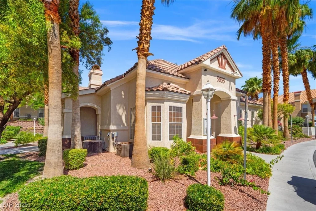 5855 Valley, North Las Vegas, NV 89031
