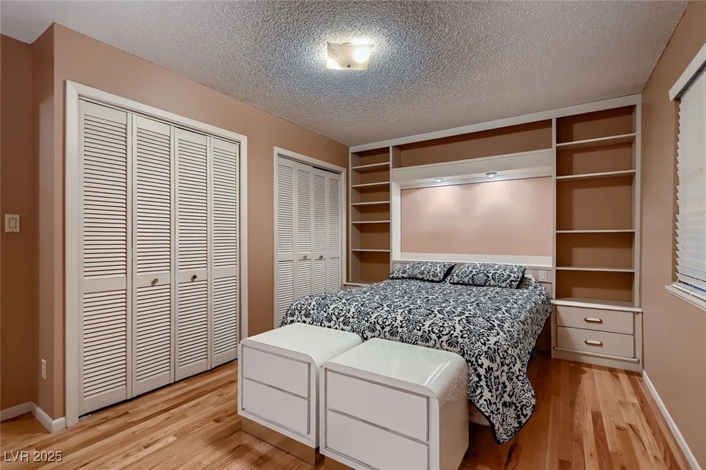 6213 Fairwood, Las Vegas, NV 89107