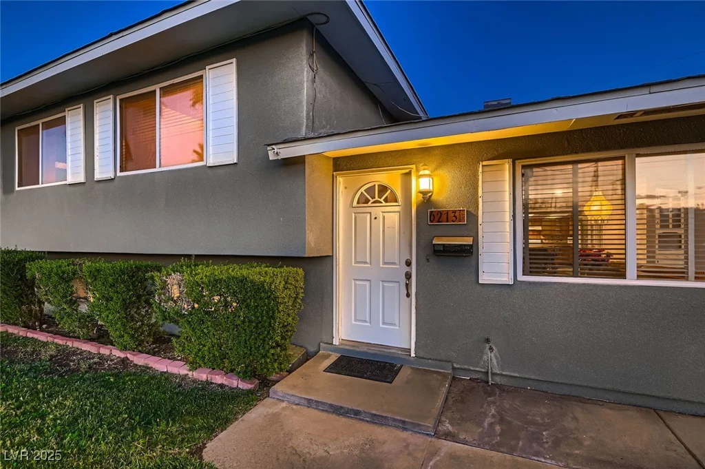 6213 Fairwood, Las Vegas, NV 89107