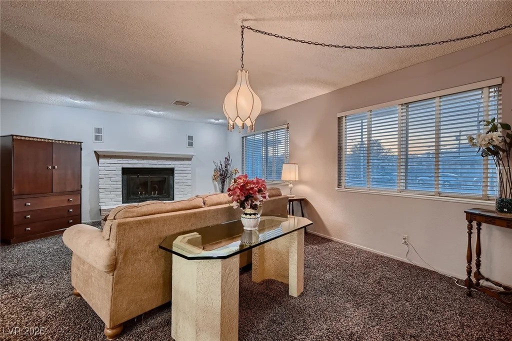 6213 Fairwood, Las Vegas, NV 89107
