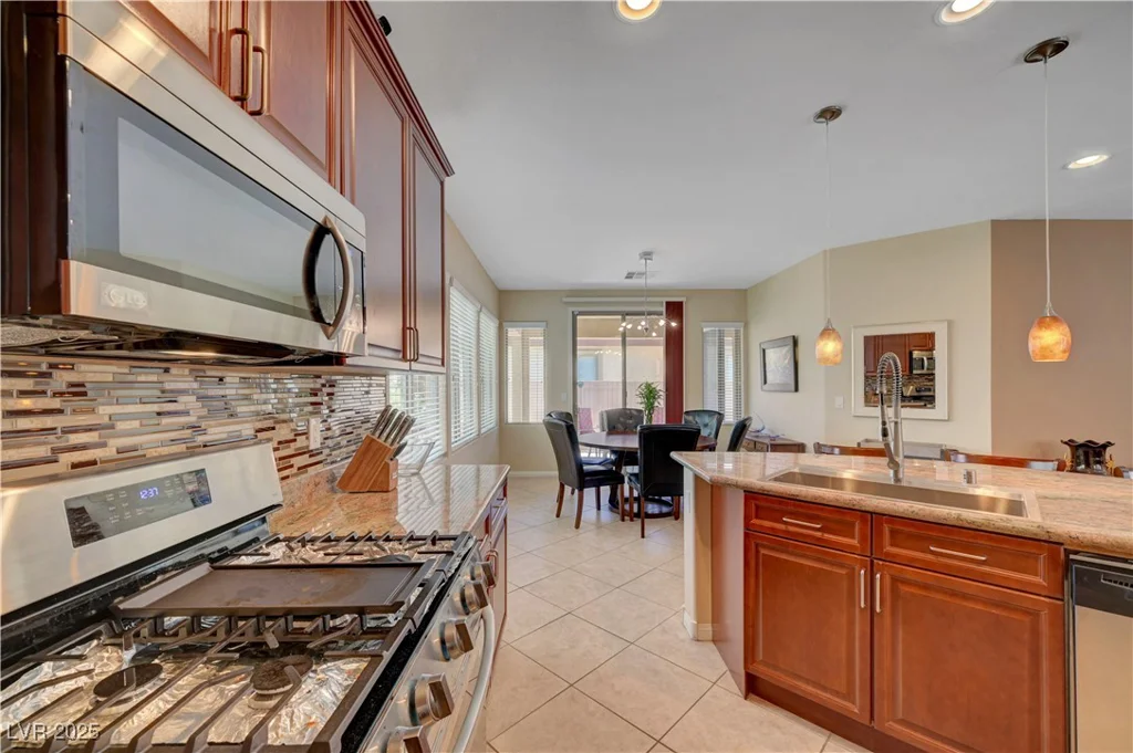 5916 Sorto Lago, North Las Vegas, NV 89081