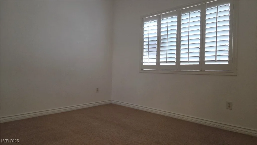 8725 Flamingo, Las Vegas, NV 89147