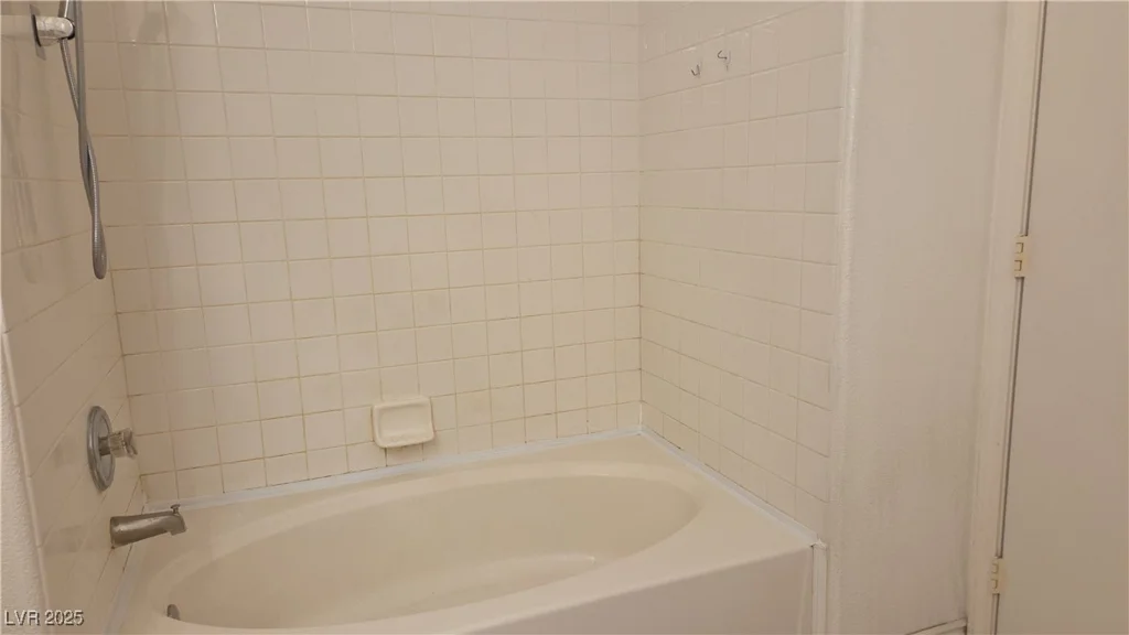 8725 Flamingo, Las Vegas, NV 89147