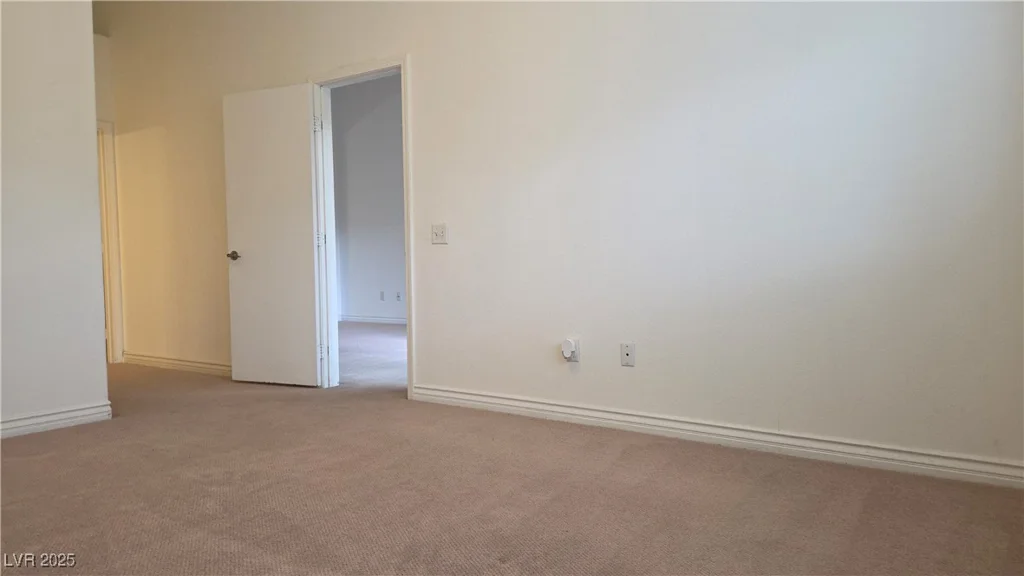 8725 Flamingo, Las Vegas, NV 89147