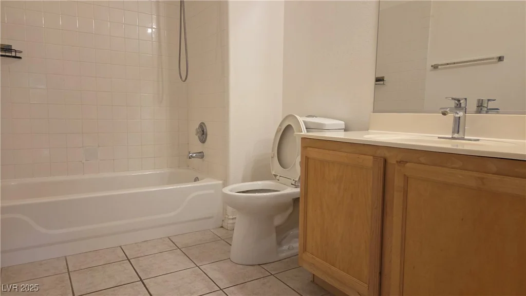 8725 Flamingo, Las Vegas, NV 89147