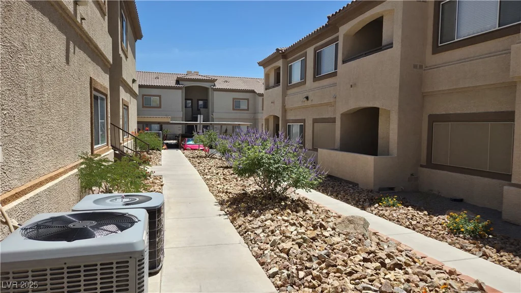 8725 Flamingo, Las Vegas, NV 89147