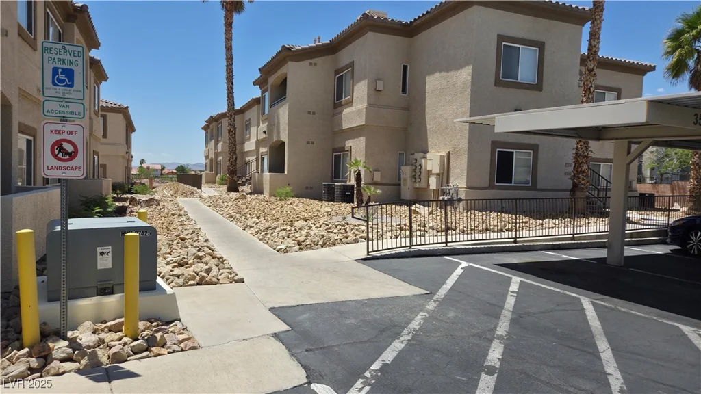 8725 Flamingo, Las Vegas, NV 89147