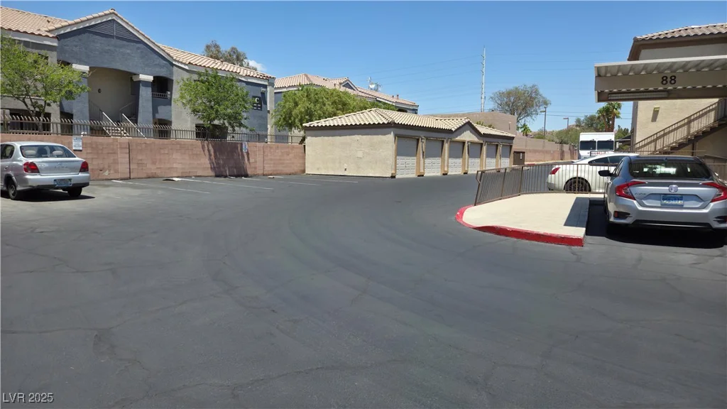 8725 Flamingo, Las Vegas, NV 89147
