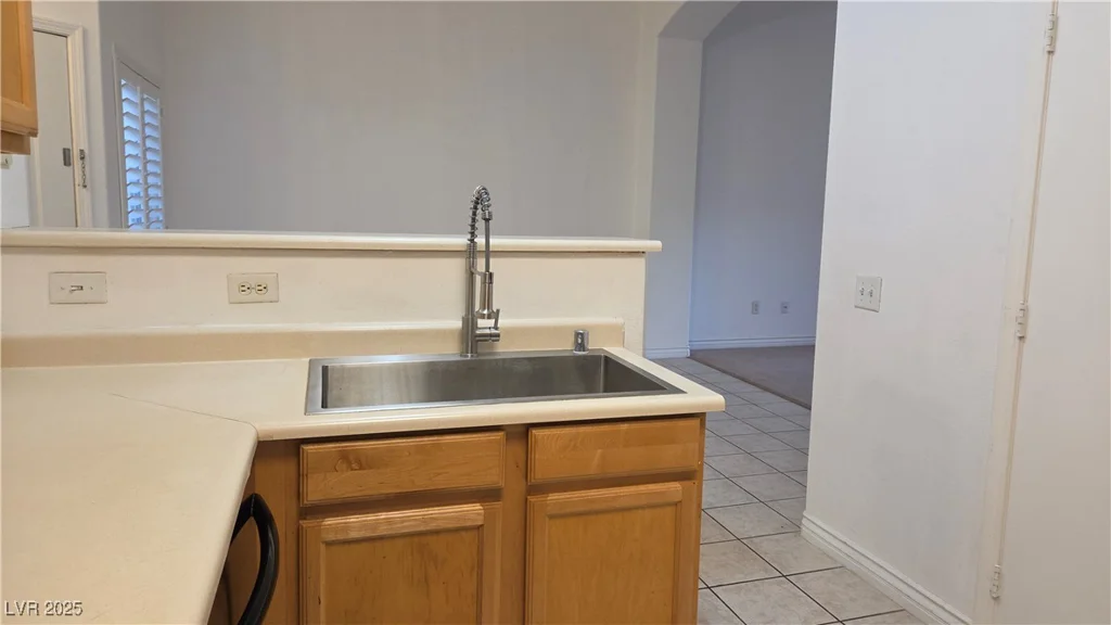 8725 Flamingo, Las Vegas, NV 89147