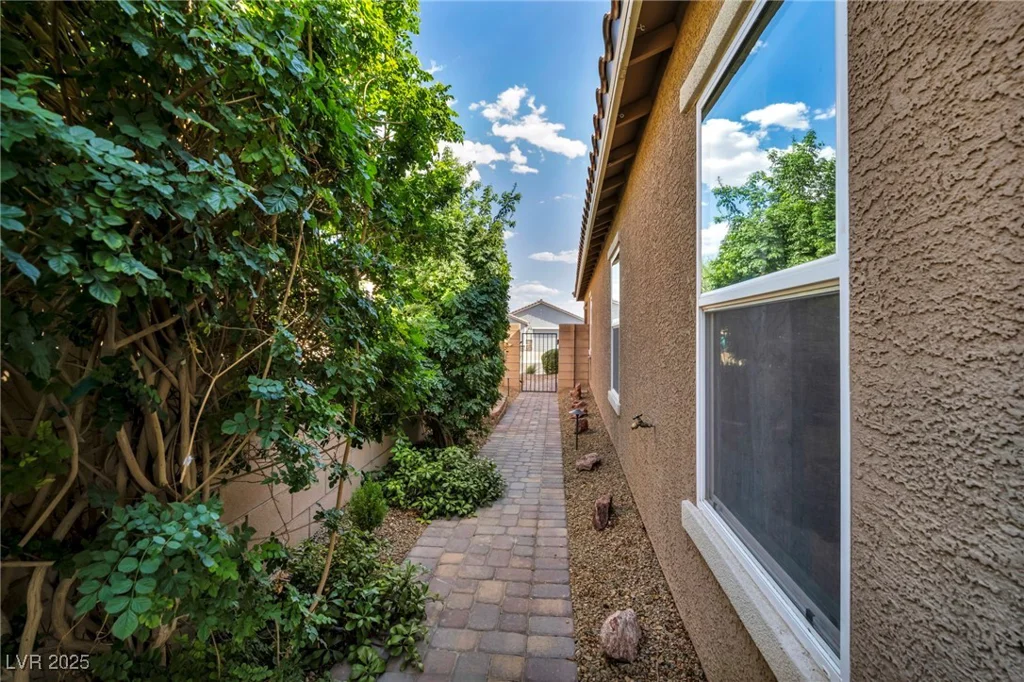 8346 Vinamala, Las Vegas, NV 89149