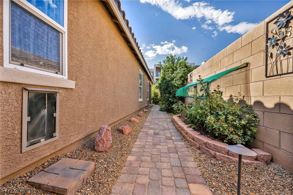 8346 Vinamala, Las Vegas, NV 89149
