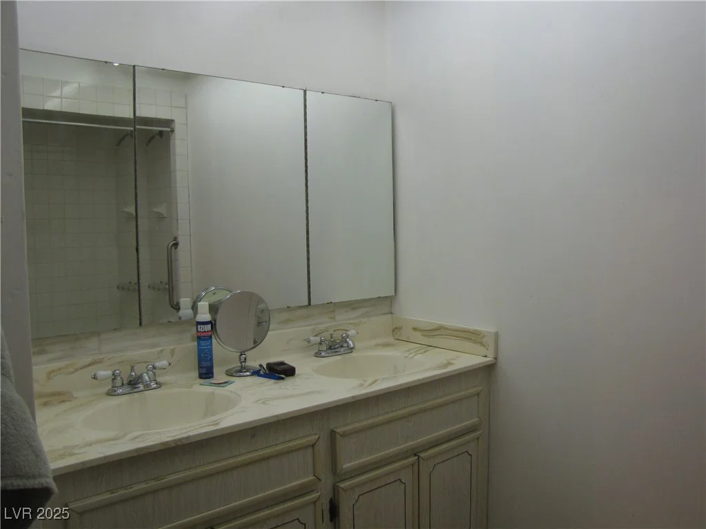 4950 Burnham, Las Vegas, NV 89119