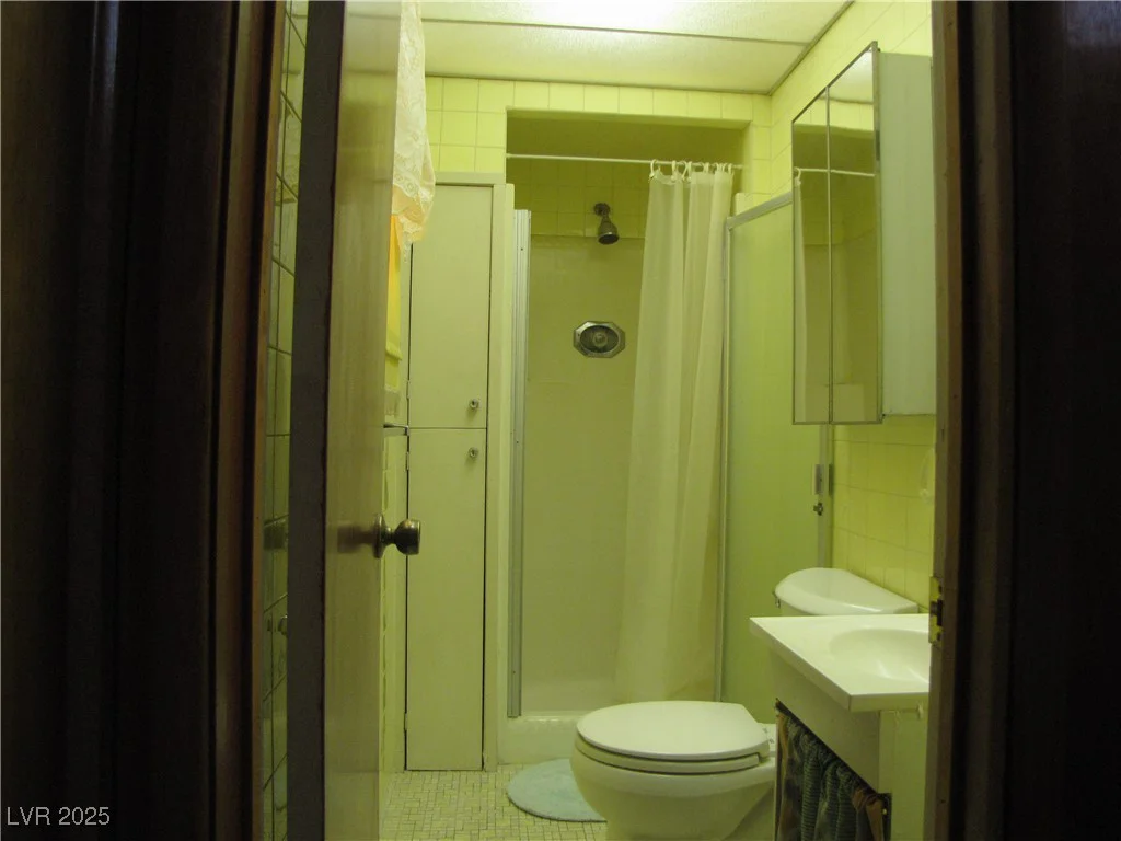 4950 Burnham, Las Vegas, NV 89119