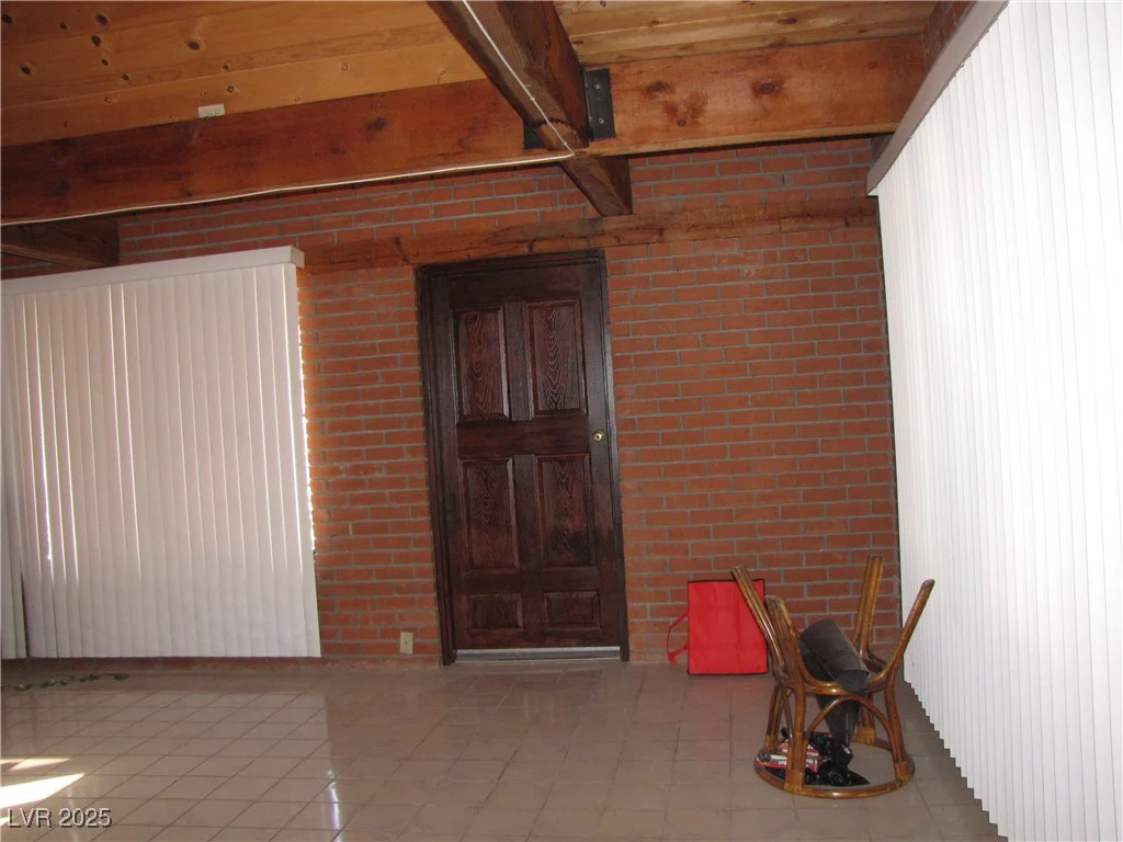 4950 Burnham, Las Vegas, NV 89119