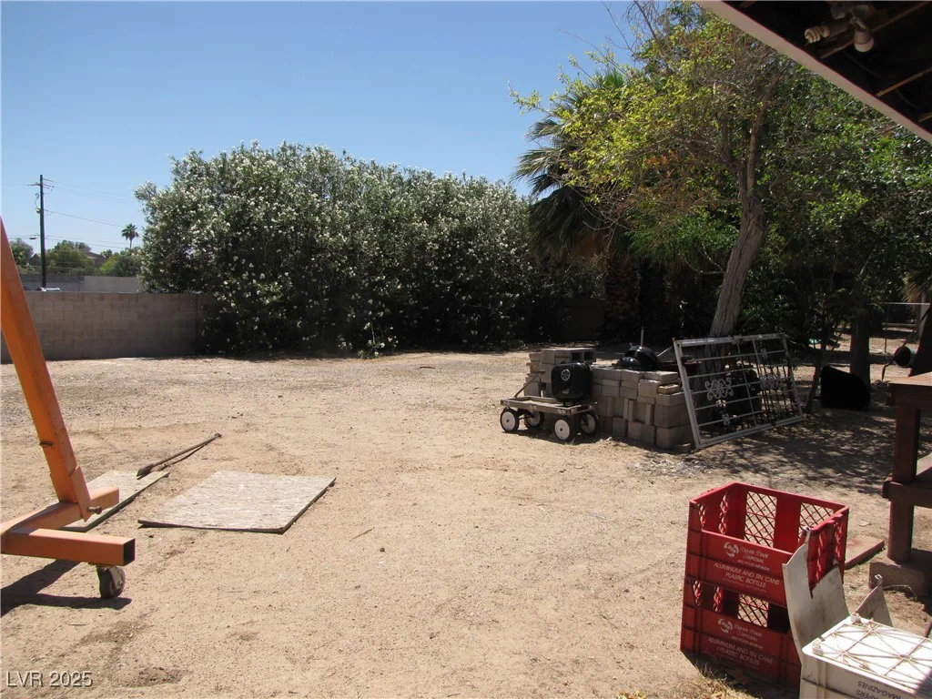 4950 Burnham, Las Vegas, NV 89119