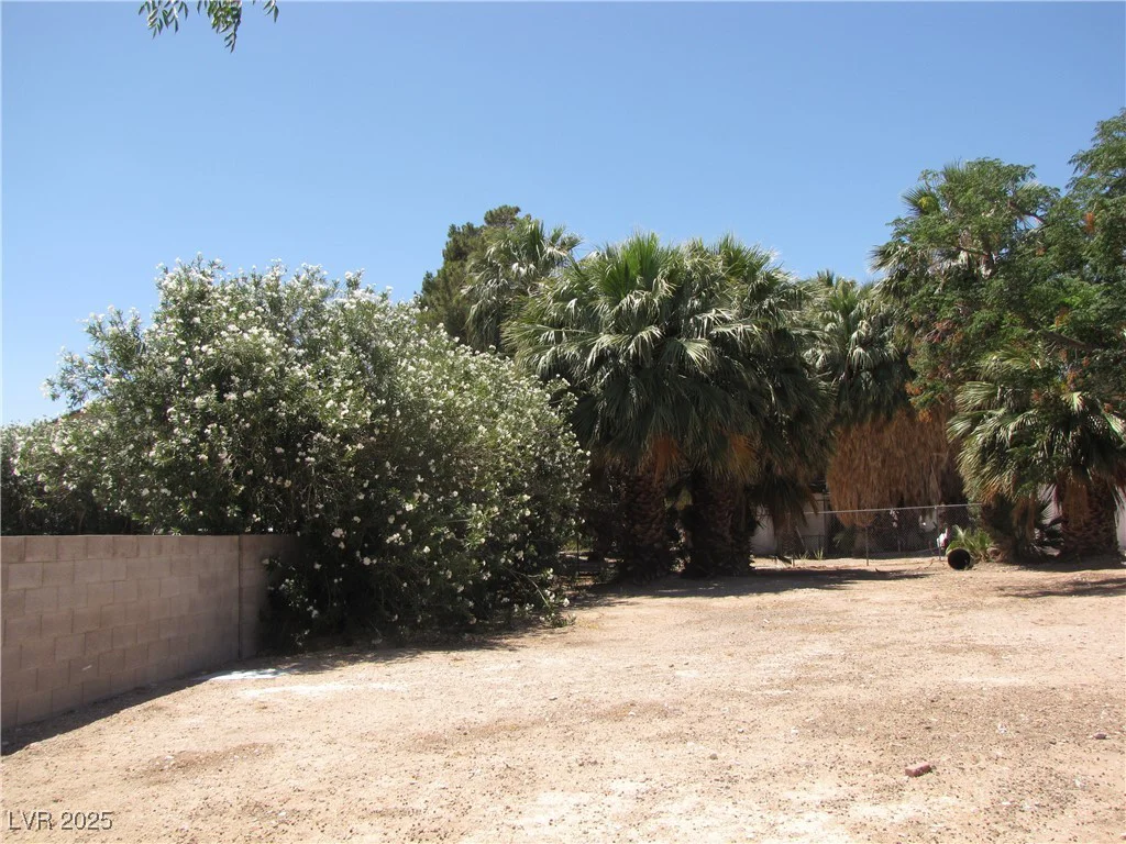4950 Burnham, Las Vegas, NV 89119