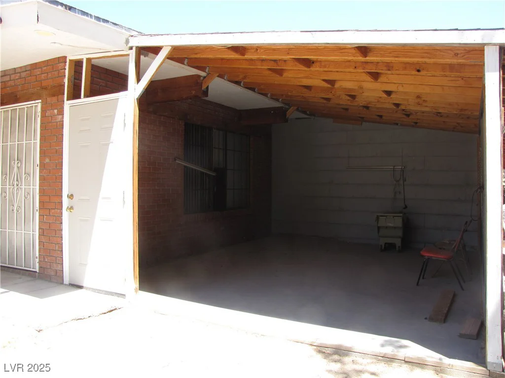 4950 Burnham, Las Vegas, NV 89119