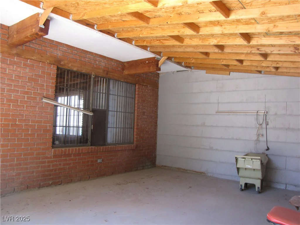 4950 Burnham, Las Vegas, NV 89119