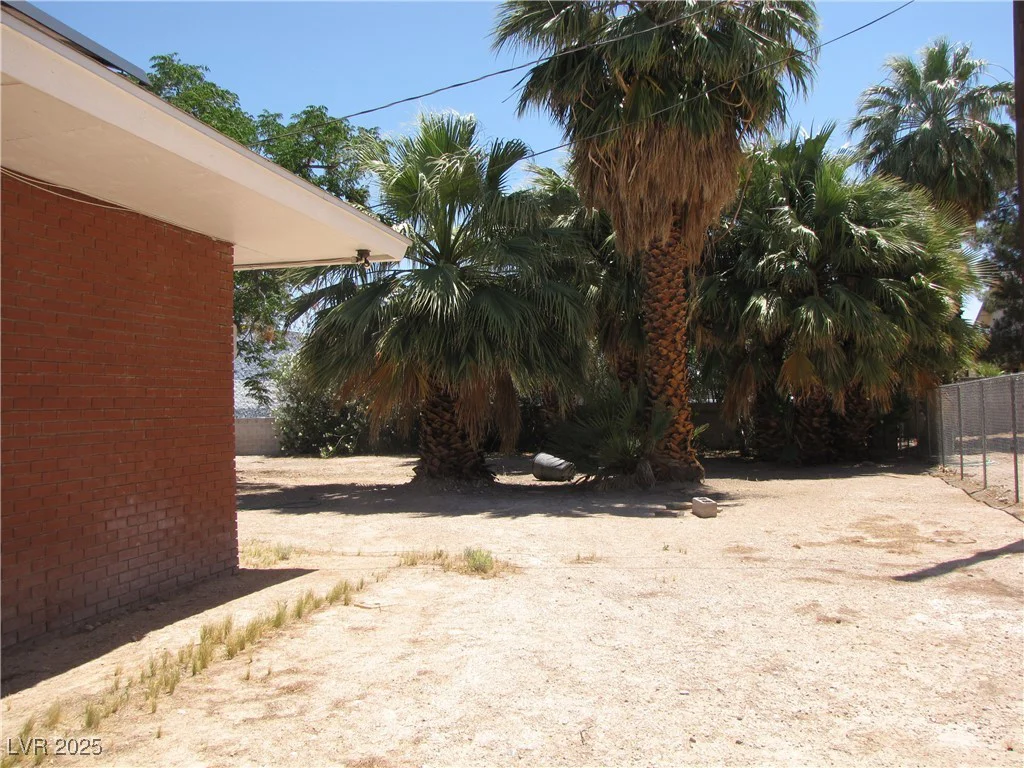 4950 Burnham, Las Vegas, NV 89119