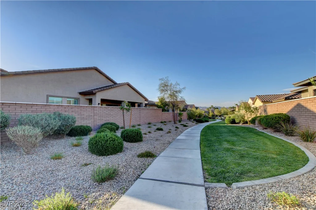 363 Cadence Vista, Henderson, NV 89011