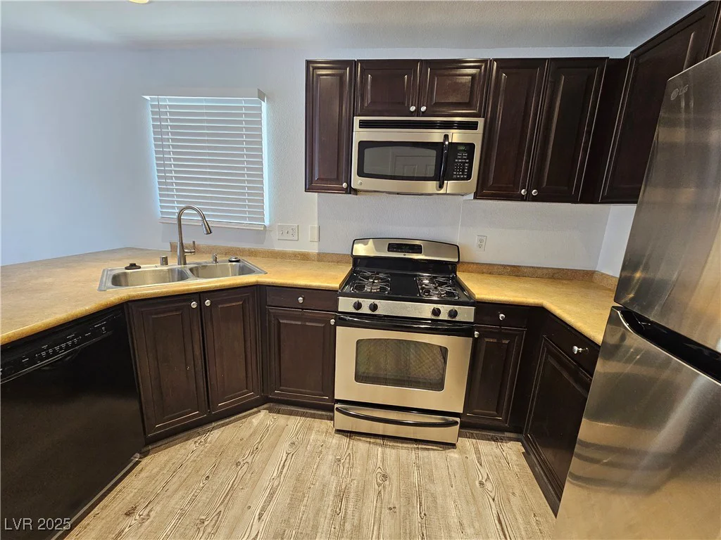6824 Briarwood Bend, Las Vegas, NV 89130
