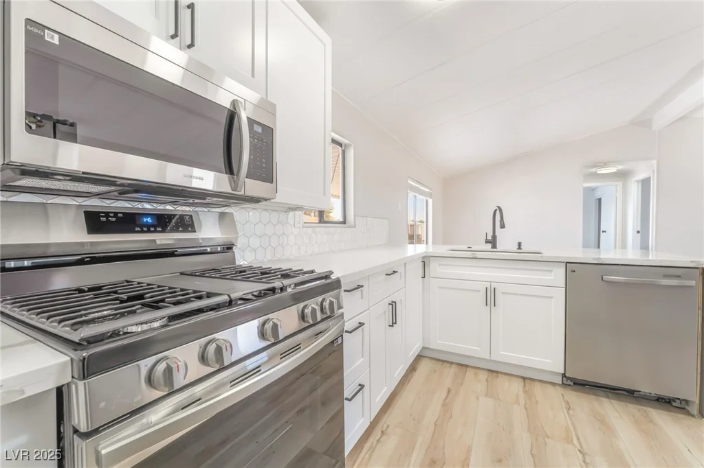 5552 Aldama, Las Vegas, NV 89122