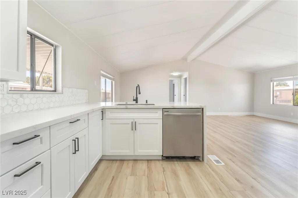 5552 Aldama, Las Vegas, NV 89122
