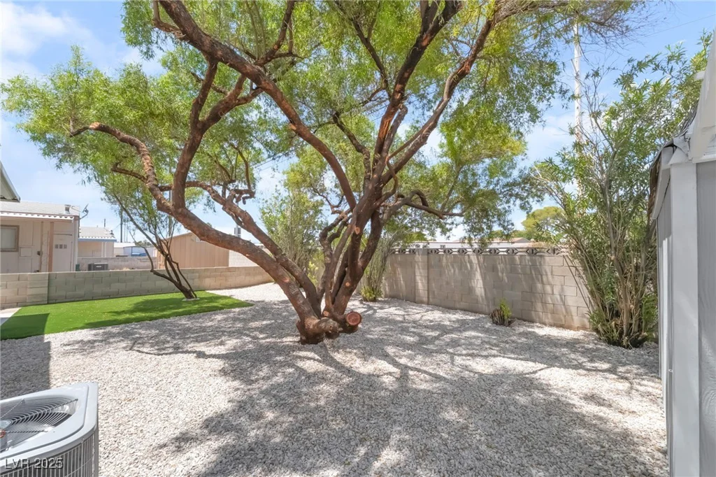 5552 Aldama, Las Vegas, NV 89122