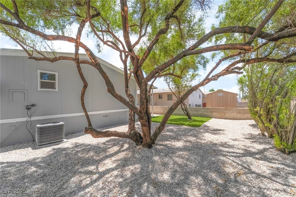 5552 Aldama, Las Vegas, NV 89122