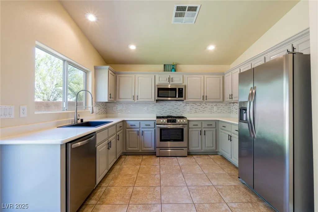 6740 Arctic Breeze, North Las Vegas, NV 89084